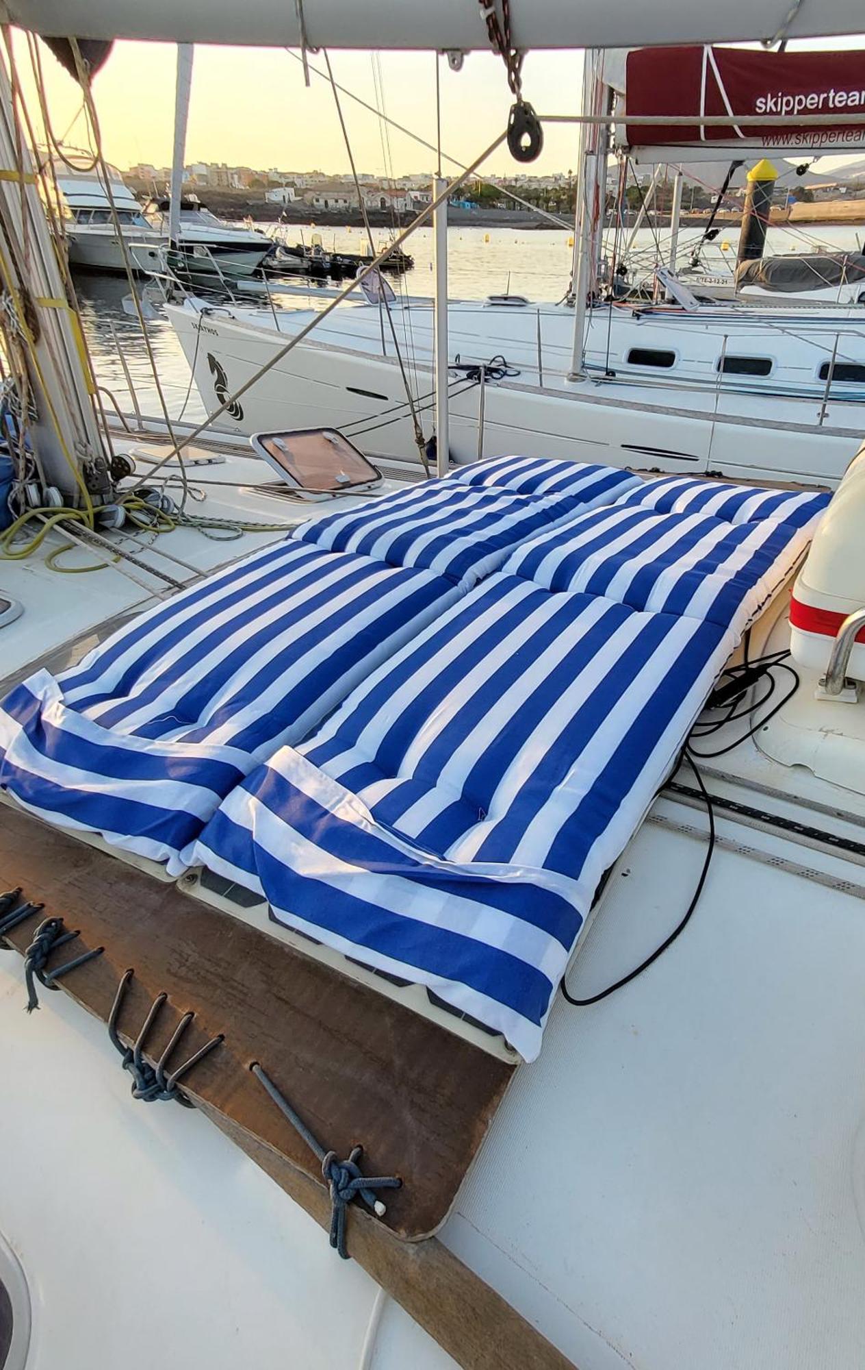 ホテル Yacht Oceanis Clipper ラス・ガジェタス エクステリア 写真